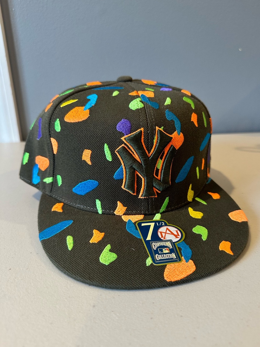 New York Yankees Splatter Colored Hat Cap in Black Size 7.5